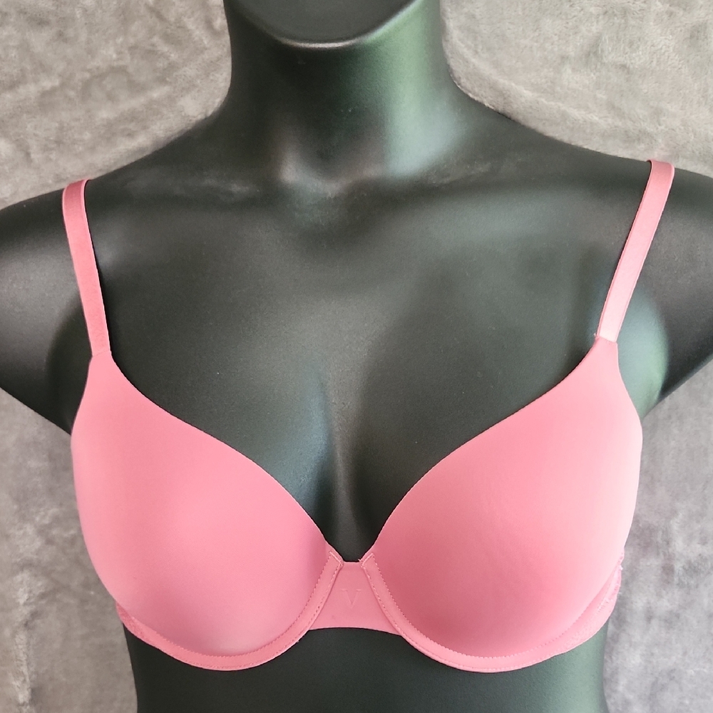 Victoria's Secret Soft Pink Bra Size 32DD